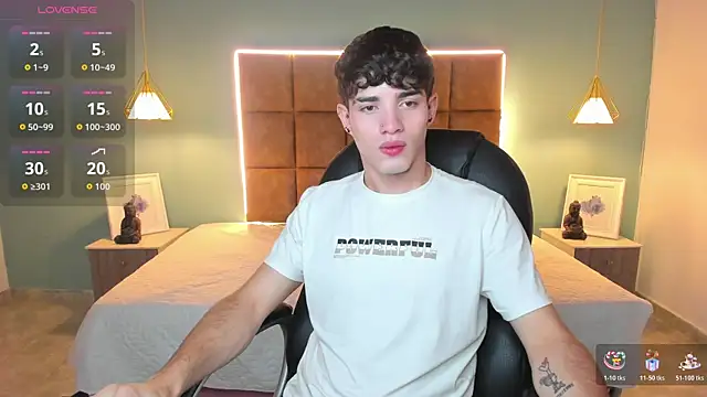 Snapshot of AlejooTwink chatting on 11.30.25 AlejooTwink online show from 11.30.25