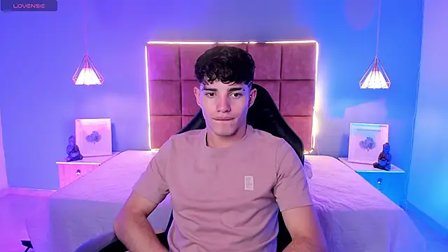 AlejooTwink online show from 02.15.26