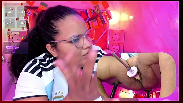 Snapshot of MhiaRey chatting on 07.04.26 MhiaRey online show from 07.04.26