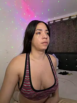 Snapshot of Kylie_martinez chatting on 05.24.26 Kylie martinez online show from 05.24.26