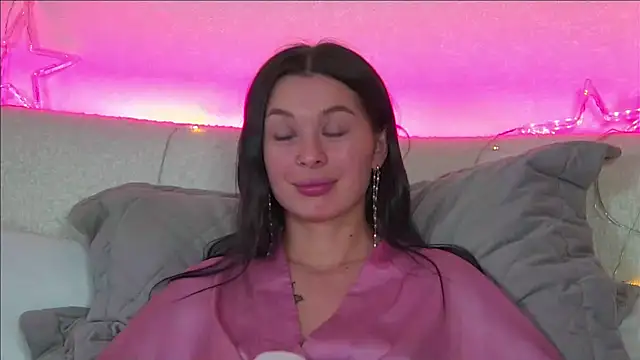 Snapshot of AlexandraBloom chatting on 01.10.25 AlexandraBloom online show from 01.10.25