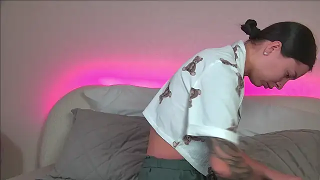 Snapshot of AlexandraBloom chatting on 01.14.25 AlexandraBloom online show from 01.14.25