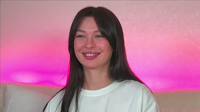 Snapshot of AlexandraBloom chatting on 01.19.25 AlexandraBloom online show from 01.19.25