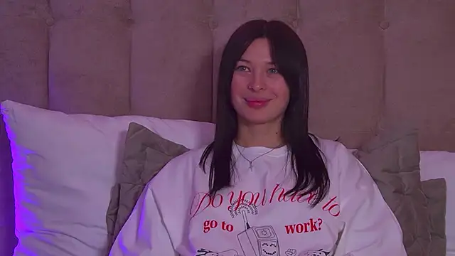 Snapshot of AlexandraBloom chatting on 01.27.25 AlexandraBloom online show from 01.27.25