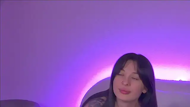 Snapshot of AlexandraBloom chatting on 02.09.25 AlexandraBloom online show from 02.09.25