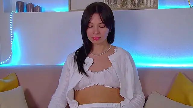 Snapshot of AlexandraBloom chatting on 03.06.25 AlexandraBloom online show from 03.06.25