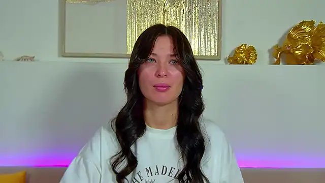 AlexandraBloom online show from 11.10.25