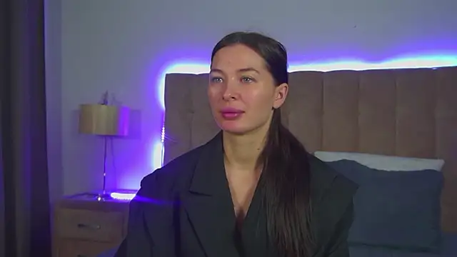 AlexandraBloom online show from 11.30.25