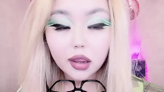 amelia sunlight online show from 02.17.25