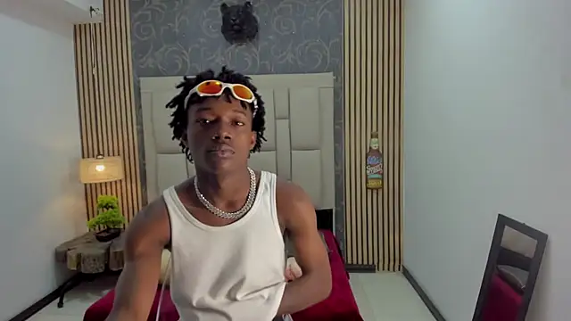 Snapshot of chimi88 chatting on 10.02.25 chimi88 online show from 10.02.25