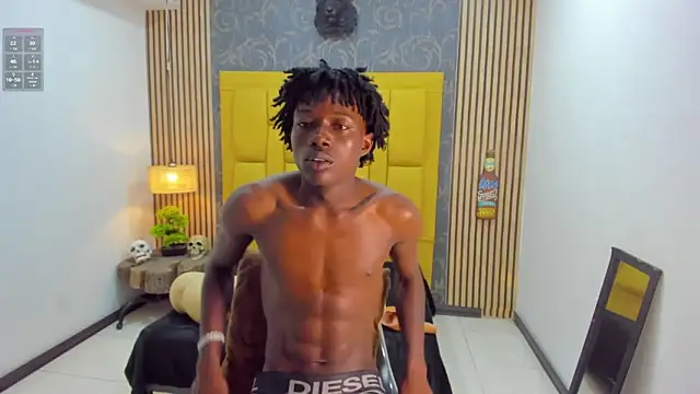 Snapshot of chimi88 chatting on 11.10.25 chimi88 online show from 11.10.25