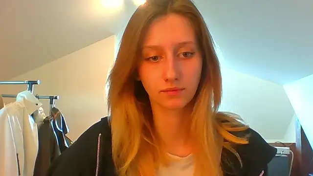 LUNA delight online show from 03.19.25