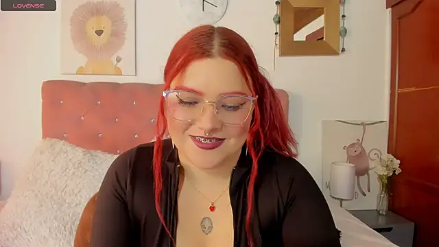 Snapshot of CelessteRedds chatting on 03.08.25 CelessteRedds online show from 03.08.25