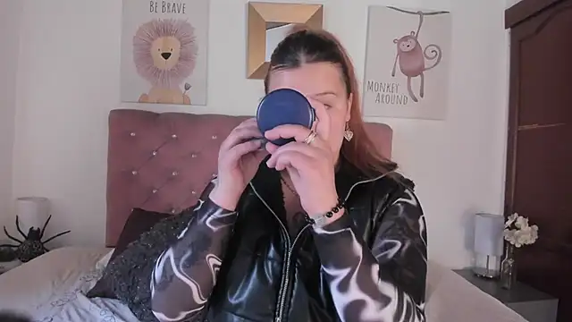 Snapshot of CelessteRedds chatting on 11.04.25 CelessteRedds online show from 11.04.25