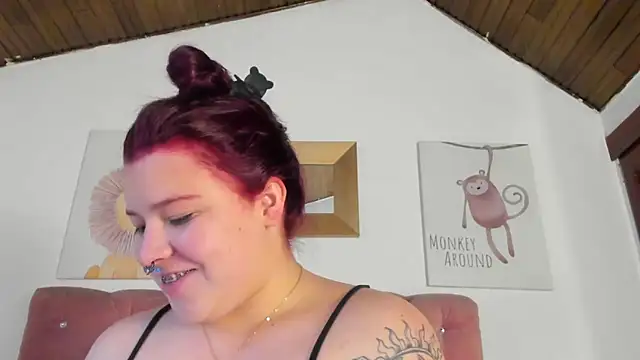 Snapshot of CelessteRedds chatting on 11.12.25 CelessteRedds online show from 11.12.25