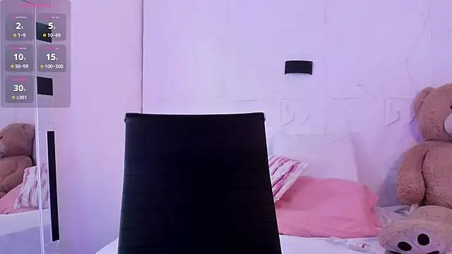 Snapshot of Alice_noir chatting on 01.26.25 Alice noir online show from 01.26.25