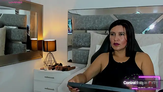 Slut Milf  online show from 03.06.26