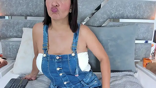 Slut Milf  online show from 04.06.26