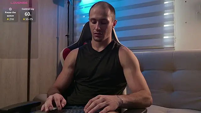 Snapshot of AxelFairchaild chatting on 04.30.26 AxelFairchaild online show from 04.30.26