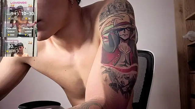 Cristopher23  online show from 10.17.25