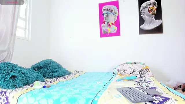 Lilybaudinx96 online show from 10.10.25