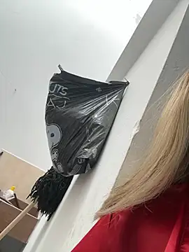 Snapshot of Lilybaudinx96 chatting on 02.15.26 Lilybaudinx96 online show from 02.15.26