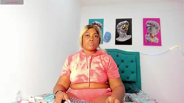 Snapshot of Lilybaudinx96 chatting on 02.17.26 Lilybaudinx96 online show from 02.17.26