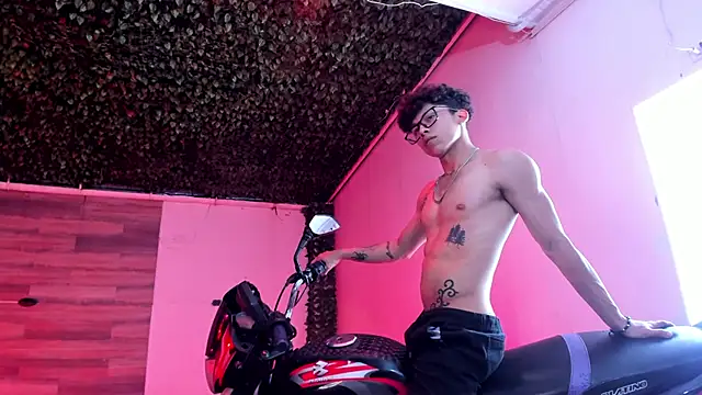 AkazaBoy  online show from 12.27.24