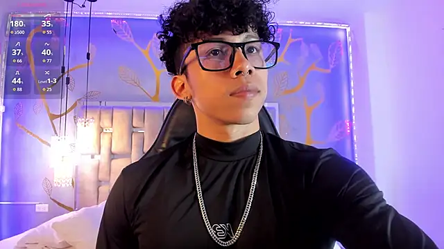 AkazaBoy  online show from 09.17.25