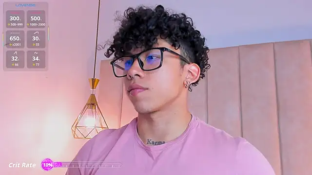 Snapshot of AkazaBoy_ chatting on 11.19.25 AkazaBoy online show from 11.19.25