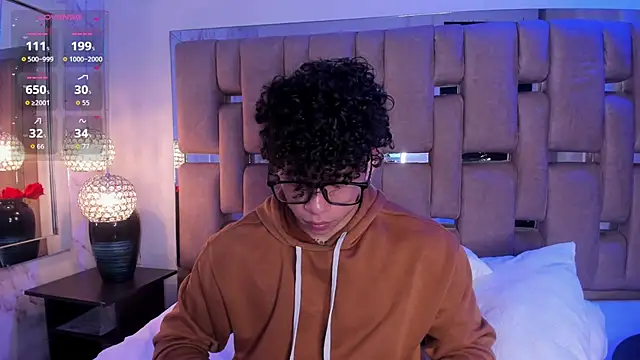 Snapshot of AkazaBoy_ chatting on 11.23.25 AkazaBoy online show from 11.23.25