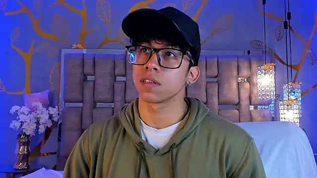 Snapshot of AkazaBoy_ chatting on 12.02.25 AkazaBoy online show from 12.02.25