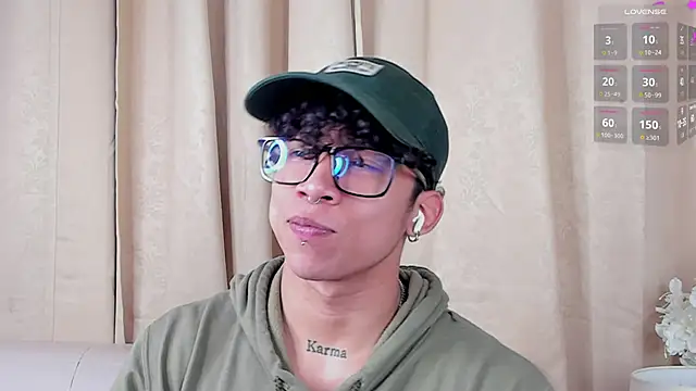 Snapshot of AkazaBoy_ chatting on 03.02.26 AkazaBoy online show from 03.02.26