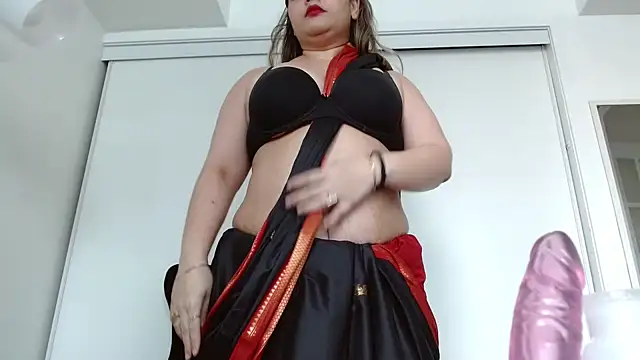 Snapshot of famous_indian_girl chatting on 01.11.25 famous indian girl online show from 01.11.25