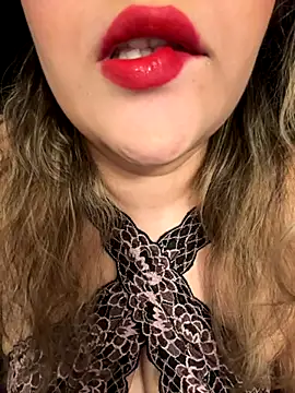 Snapshot of famous_indian_girl chatting on 09.19.25 famous indian girl online show from 09.19.25