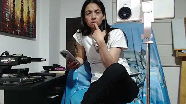 Afrodita Arggeniss online show from 12.11.24