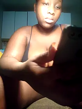 Snapshot of MelaninBear chatting on 03.19.25 MelaninBear online show from 03.19.25