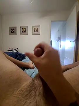 Snapshot of omarito100 chatting on 10.05.25 omarito100 online show from 10.05.25