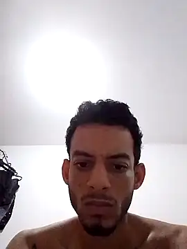 Snapshot of alvaroenriqe23 chatting on 10.17.25 alvaroenriqe23 online show from 10.17.25