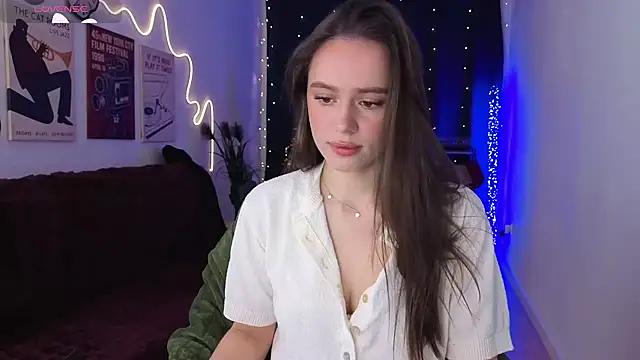 Emillias online show from 11.25.25