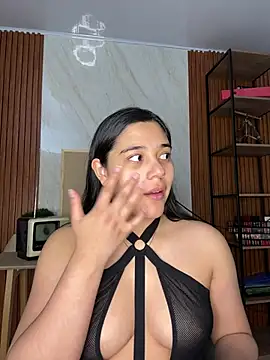 Snapshot of floriamANDjazmin chatting on 06.27.26 floriamANDjazmin online show from 06.27.26