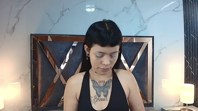 Snapshot of AuroraDiaz chatting on 05.15.26 AuroraDiaz online show from 05.15.26