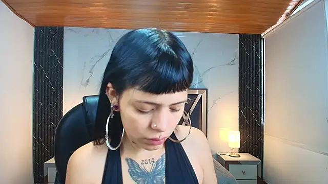 Snapshot of AuroraDiaz chatting on 05.25.26 AuroraDiaz online show from 05.25.26
