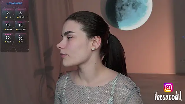 Snapshot of adriana_allien chatting on 05.04.26 adriana allien online show from 05.04.26