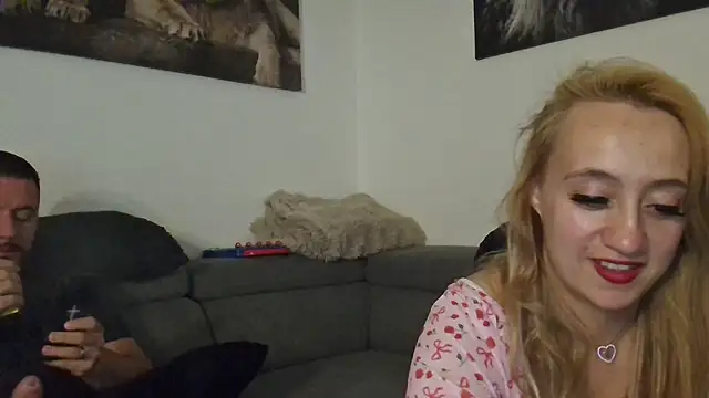 Snapshot of LoveXAddict chatting on 09.28.25 LoveXAddict online show from 09.28.25