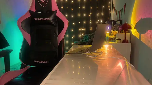 misswishh  online show from 04.11.26