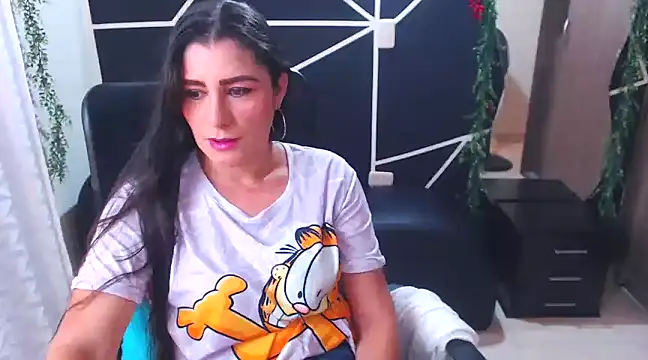 Snapshot of LUCY_LI chatting on 03.05.25 LUCY LI online show from 03.05.25