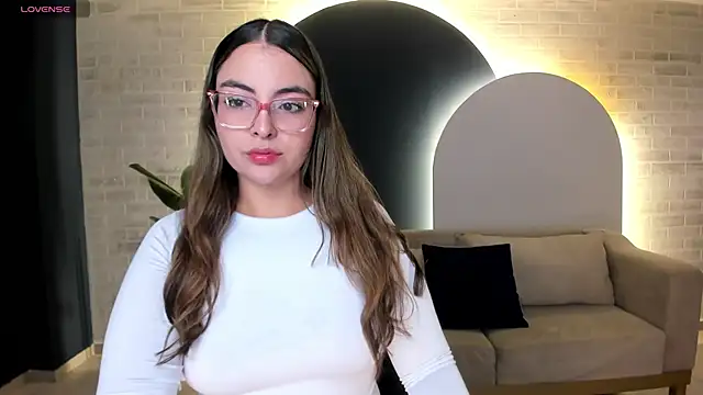 Snapshot of AllisonRogersX chatting on 05.08.26 AllisonRogersX online show from 05.08.26