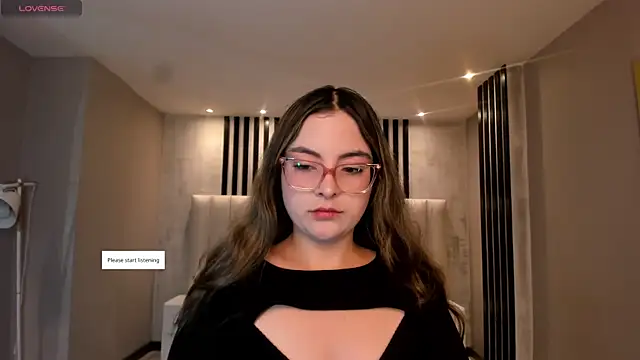 Snapshot of AllisonRogersX chatting on 05.19.26 AllisonRogersX online show from 05.19.26