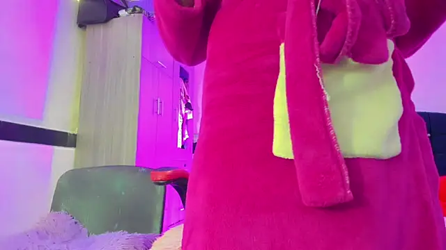 Hellen moons   online show from 04.07.26